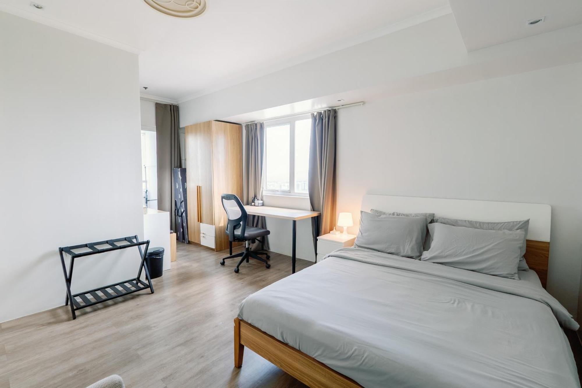 Cozy 2-Bedroom At South Of Market Soma Bgc Near Sm Aura, Market! Market! & Bonifacio High Street Taguig Exterior photo