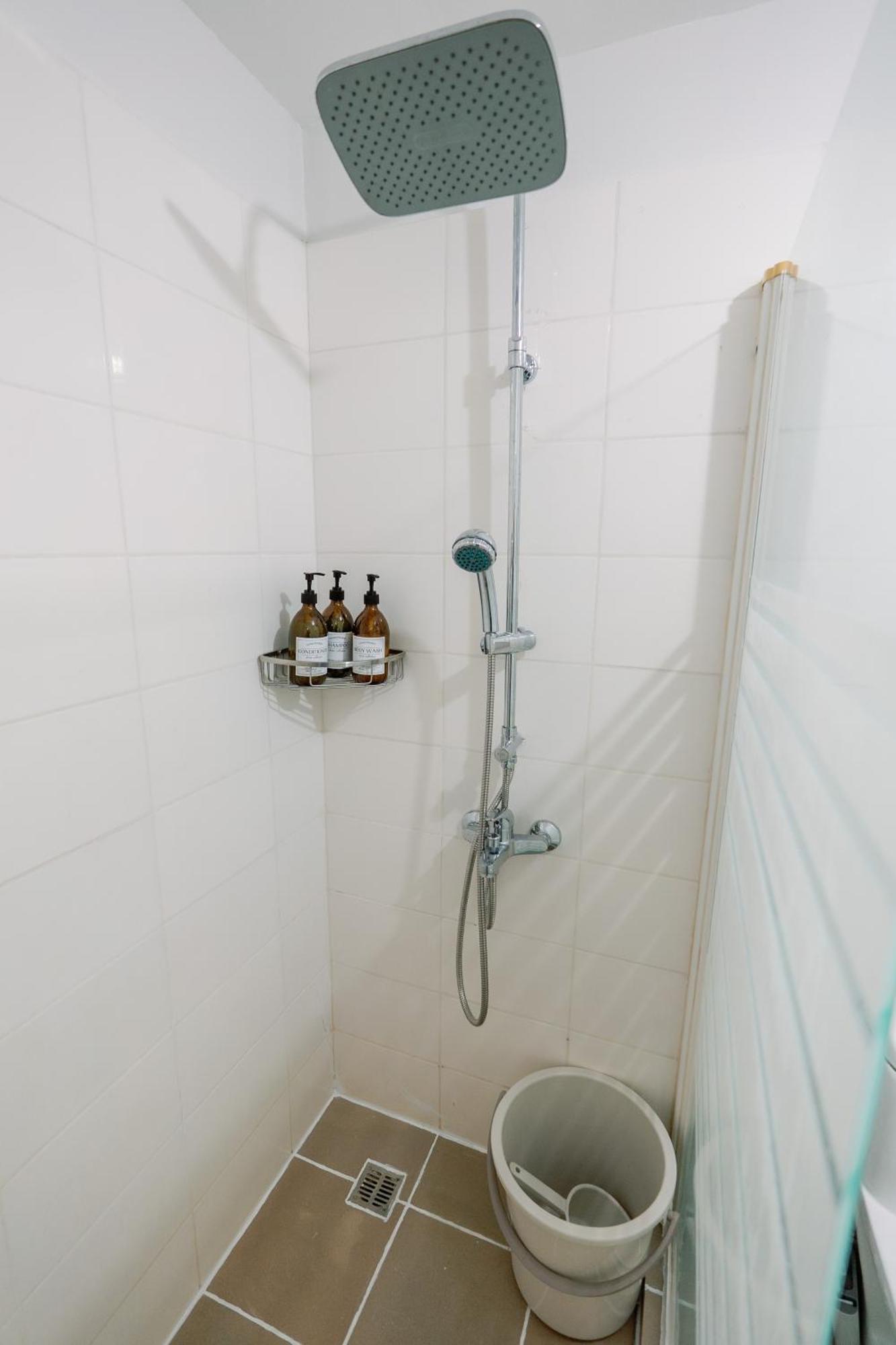 Cozy 2-Bedroom At South Of Market Soma Bgc Near Sm Aura, Market! Market! & Bonifacio High Street Taguig Exterior photo
