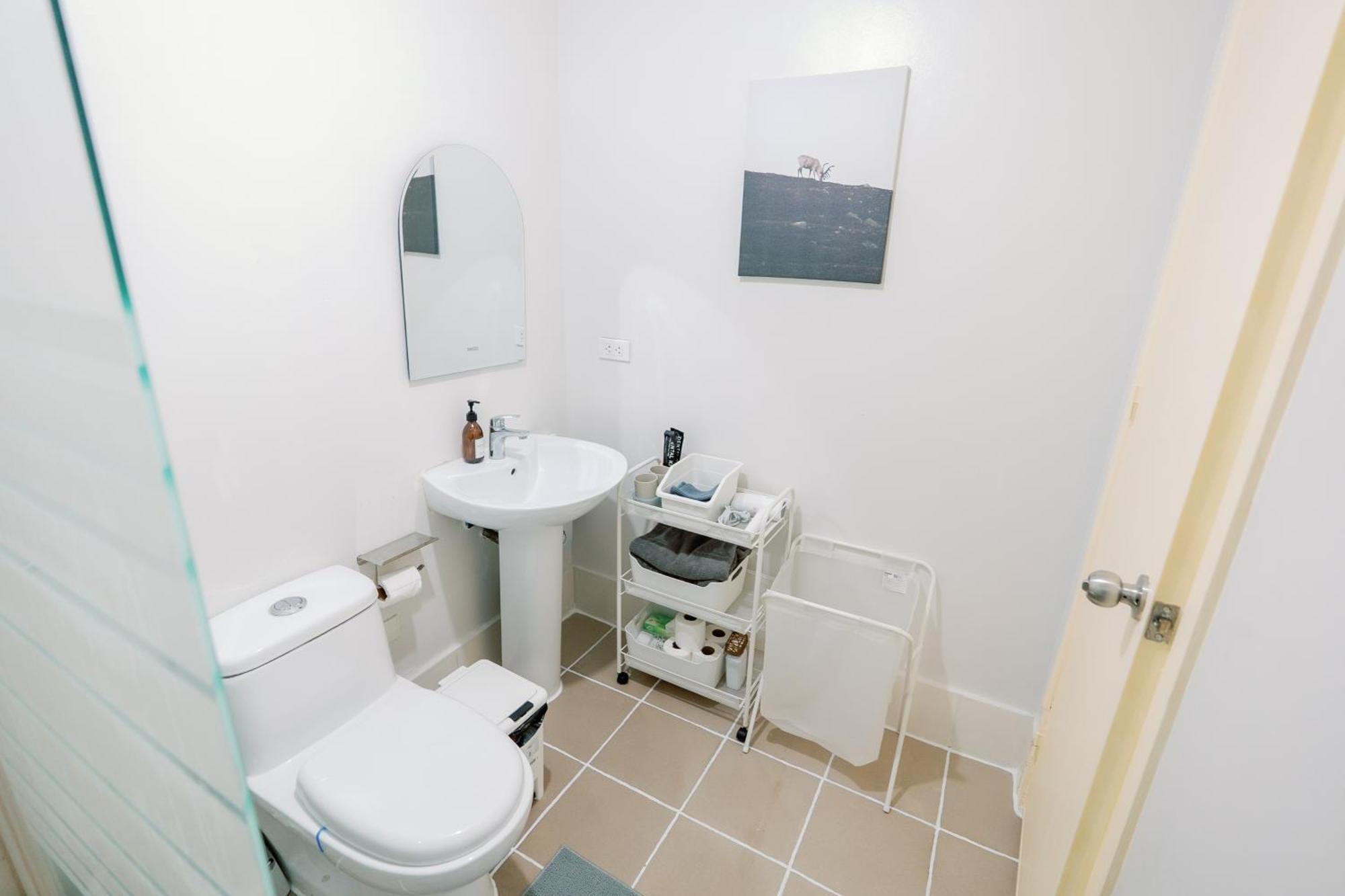 Cozy 2-Bedroom At South Of Market Soma Bgc Near Sm Aura, Market! Market! & Bonifacio High Street Taguig Exterior photo
