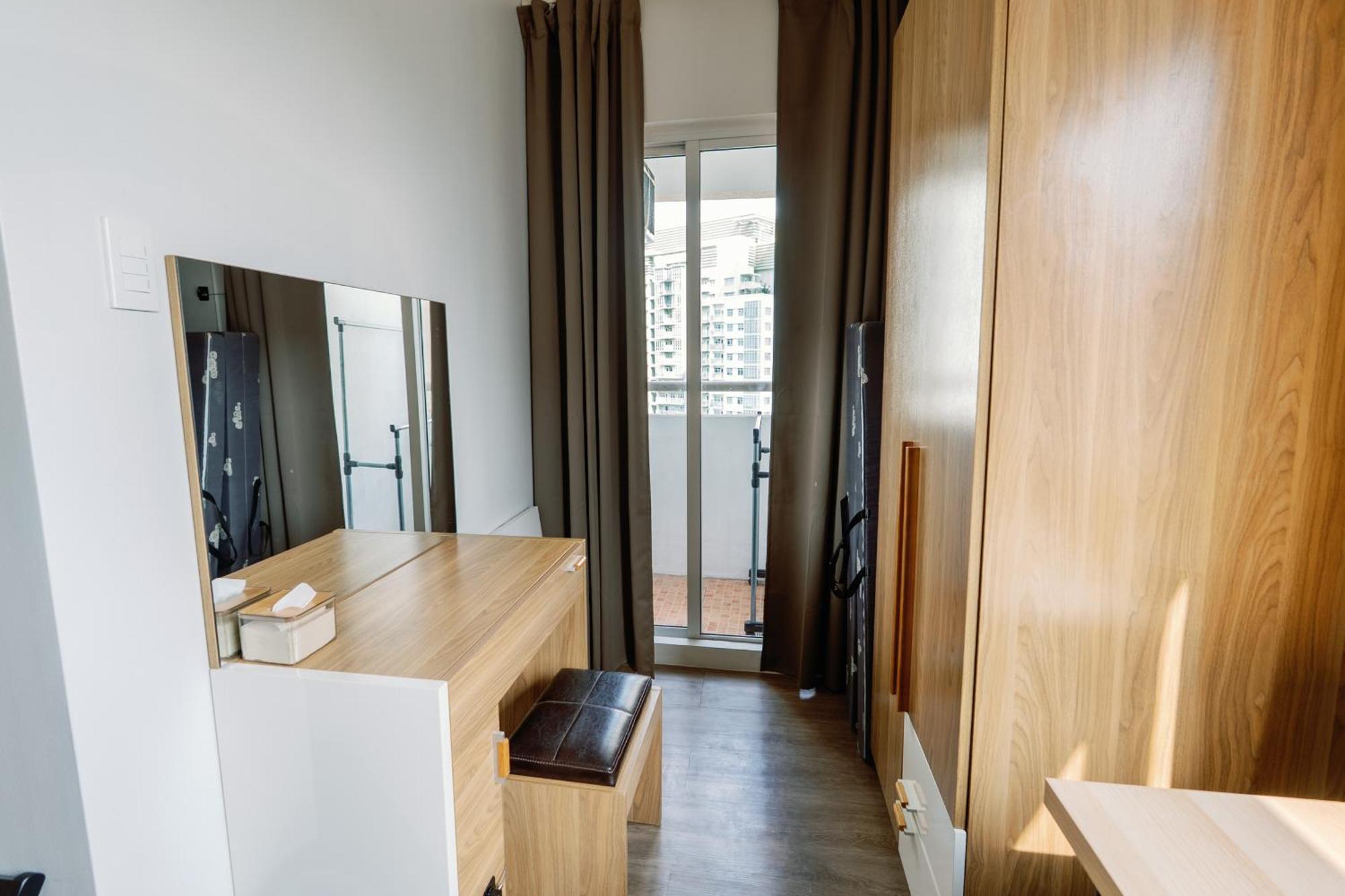 Cozy 2-Bedroom At South Of Market Soma Bgc Near Sm Aura, Market! Market! & Bonifacio High Street Taguig Exterior photo